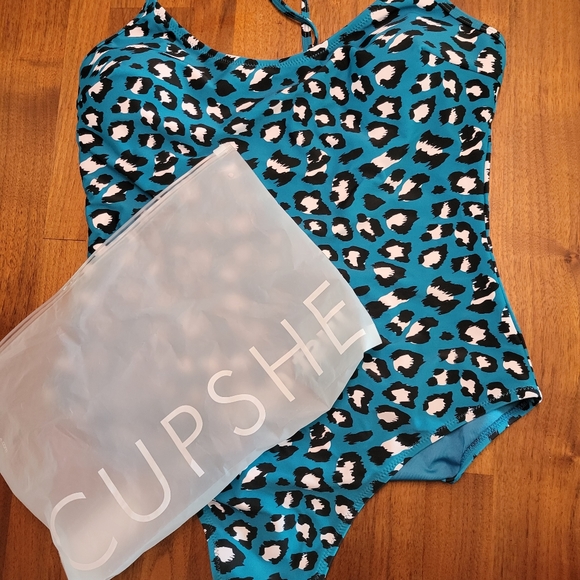 Cupshe size XXL Women's swimsuit - Picture 2 of 9